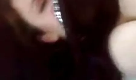 Руските хора имат два крака домашно секс хубаво в задника