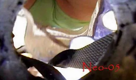 Две черни мрежести чорапи домашно секс видео