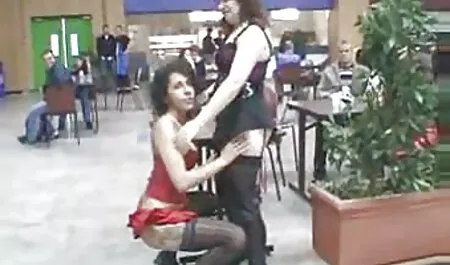 Секс порно домашно на камера брюнетка,