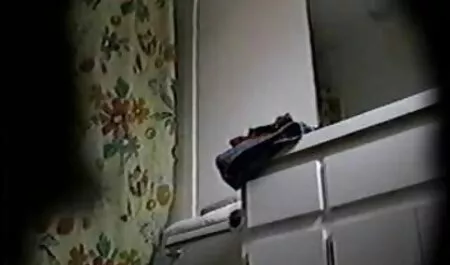 Младият идиот доминира зрялата жена българско порно