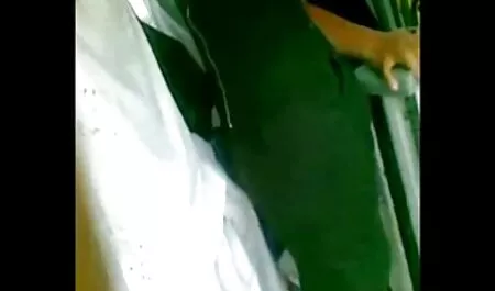 Блондинка в презерватив българско порно с подземни води