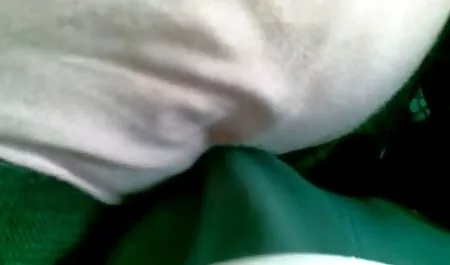 Две красиви любителски секс петли скачат на пишка същото
