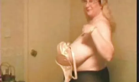 Зрели domawno porno млади Лесбийки,